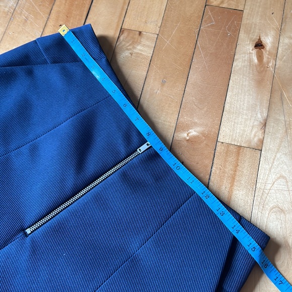 COS Navy Structured Thick Textured Balloon Fit Cropped Pants - Picture 7 of 11